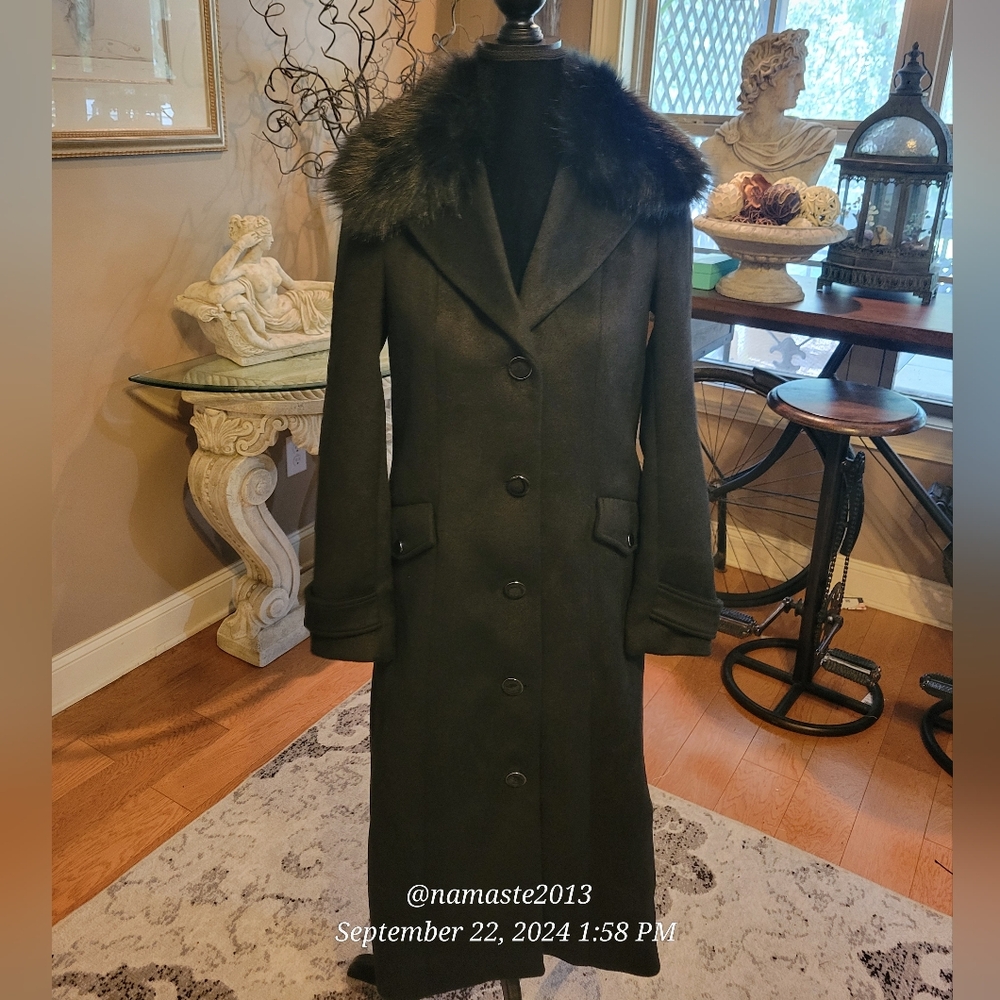 Guess Wool Blend Coat with Faux Fur Collar Brushed Fabric 3/4 Length Designer 68